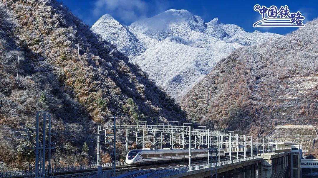 һ�ж������г�ʻ������վ��Ф���� ��