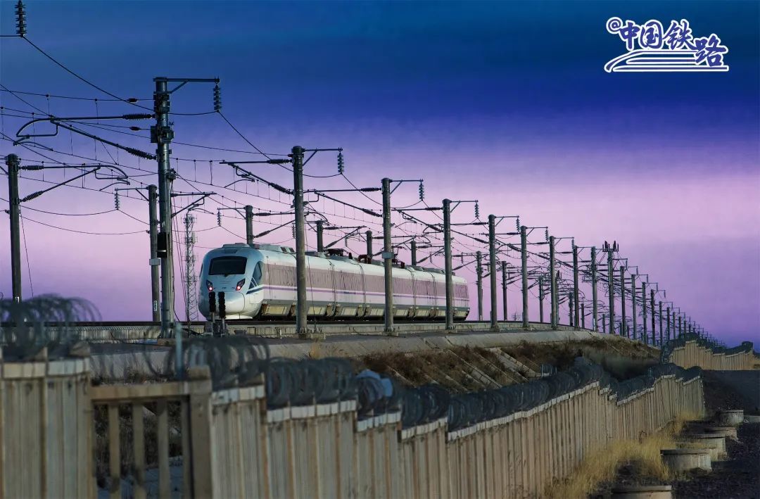 һ�ж������г�ʻ��������·������վ��Ф���� ��