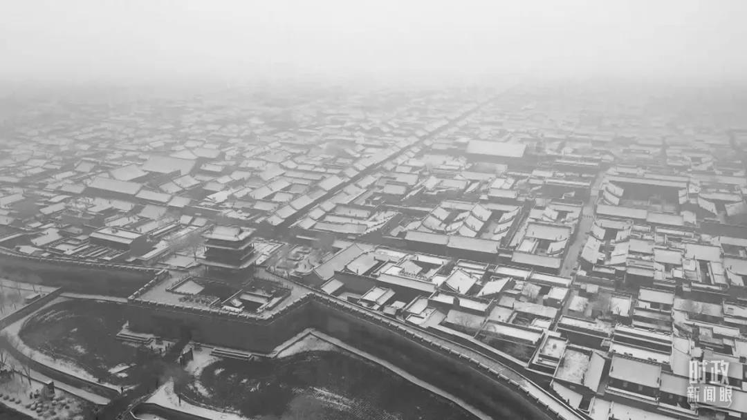 △雪后的平遥古城。(总台记者裴大伟拍摄)