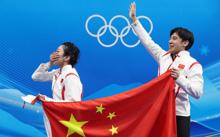 冬奥快评丨惊鸿游龙,奏响九金凯歌