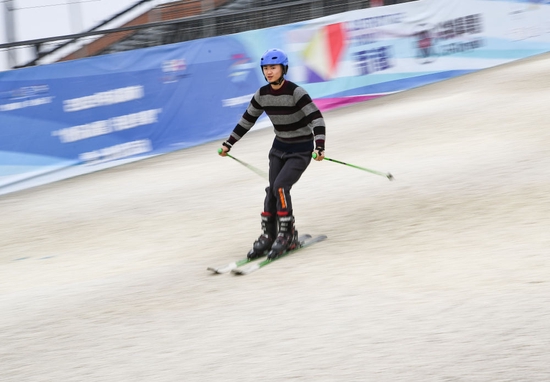 胡海涛在训练(2月25日摄)。新华社记者 王曦 摄