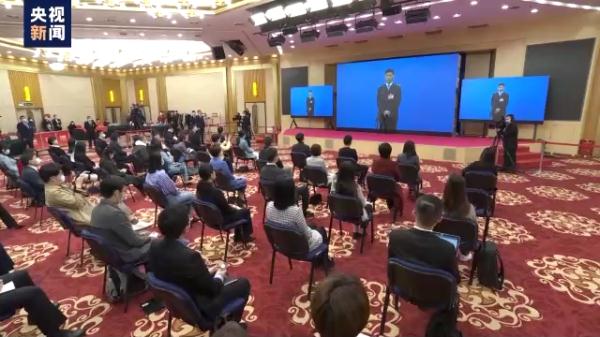 他们全部来自基层一线!听,代表通道上的基层声音