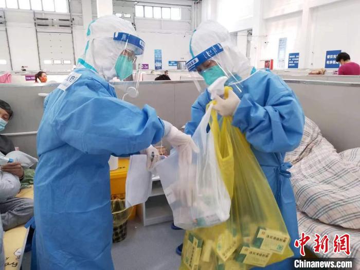 方舱医院守“沪”者:逆行出征而上静待春暖花开