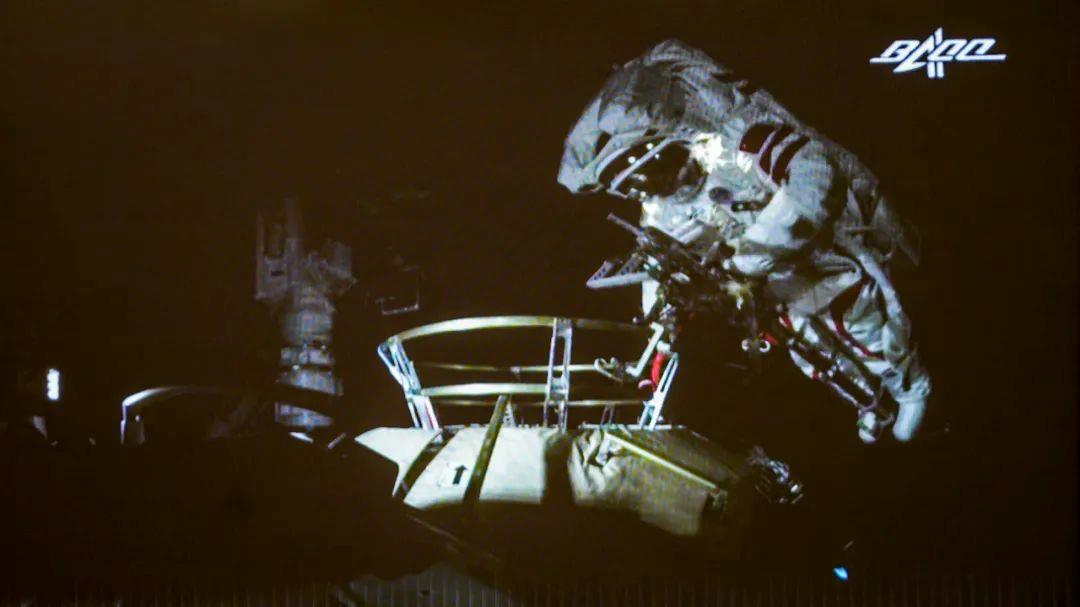 致敬!13句话读懂13位“飞天英雄”和无数航天人的默默坚守