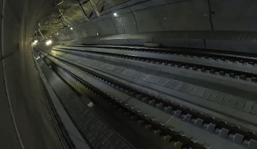 复兴号如何创造交会速度世界纪录?你关心的问题都在这里