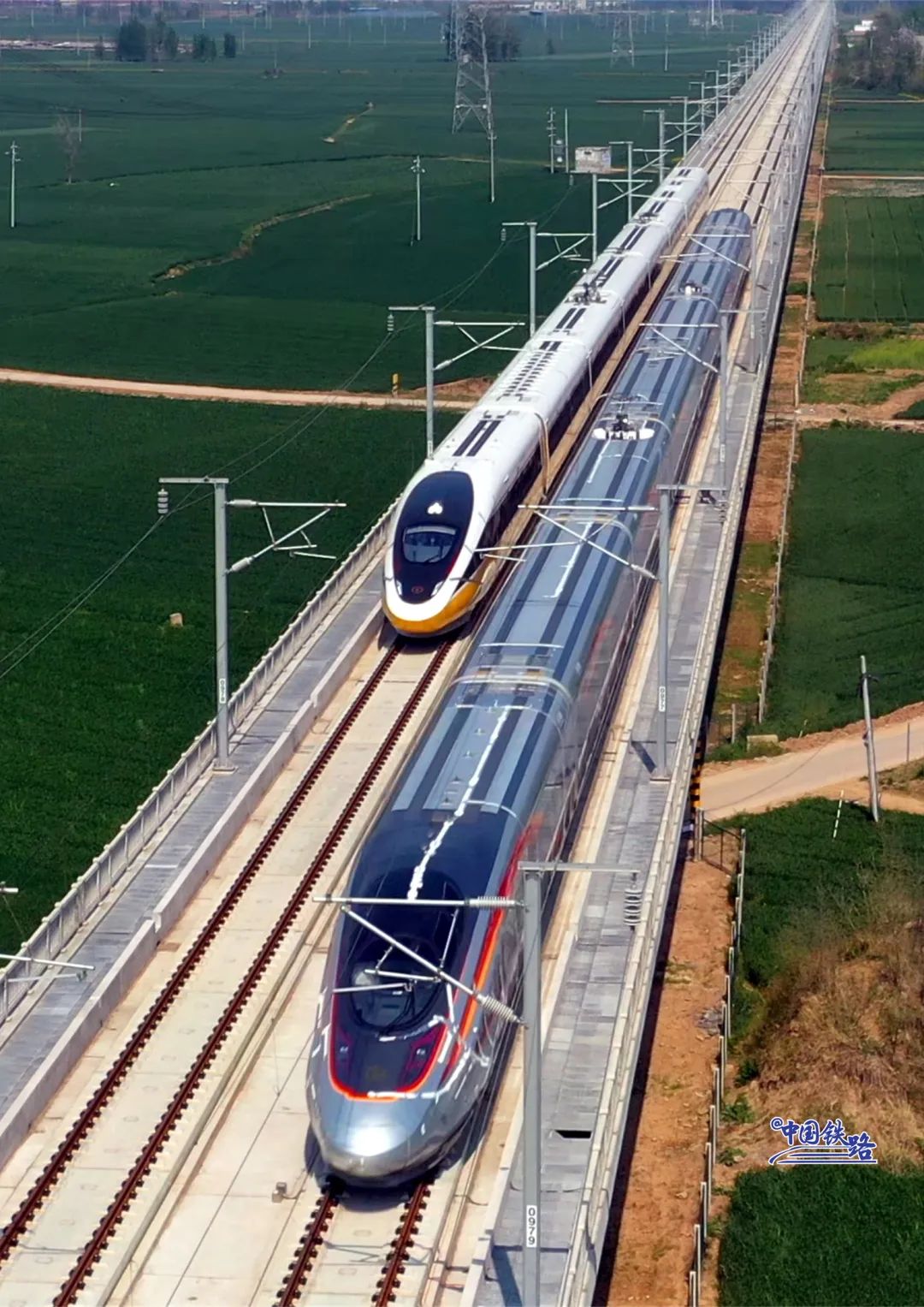 复兴号如何创造交会速度世界纪录?你关心的问题都在这里