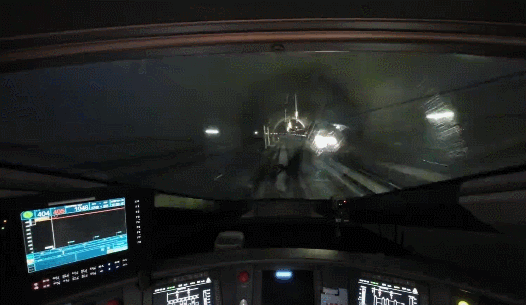 复兴号如何创造交会速度世界纪录?你关心的问题都在这里