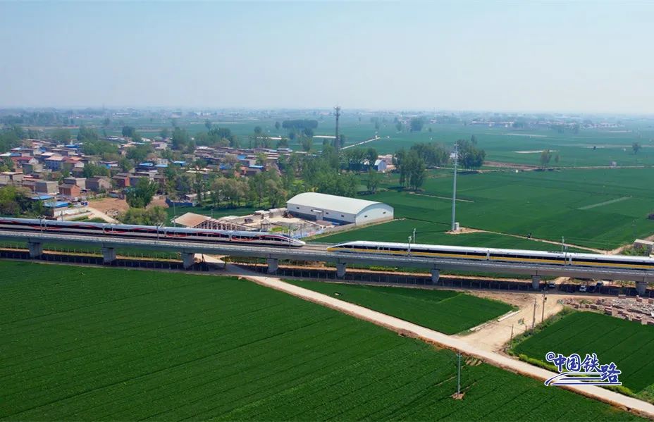 复兴号如何创造交会速度世界纪录?你关心的问题都在这里