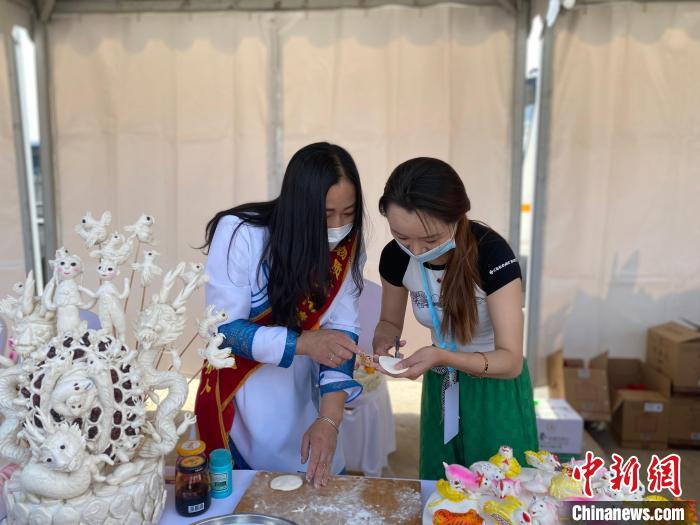 【十年@每一个奋斗的你】“80后”面塑非遗传承人:让巧手艺实现致富梦