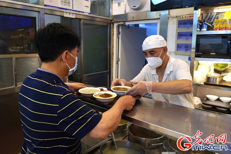 【组图】北京餐饮业恢复堂食 “烟火气”回归