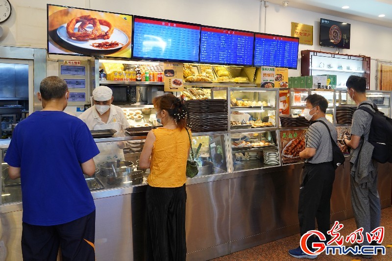 【组图】北京餐饮业恢复堂食 “烟火气”回归
