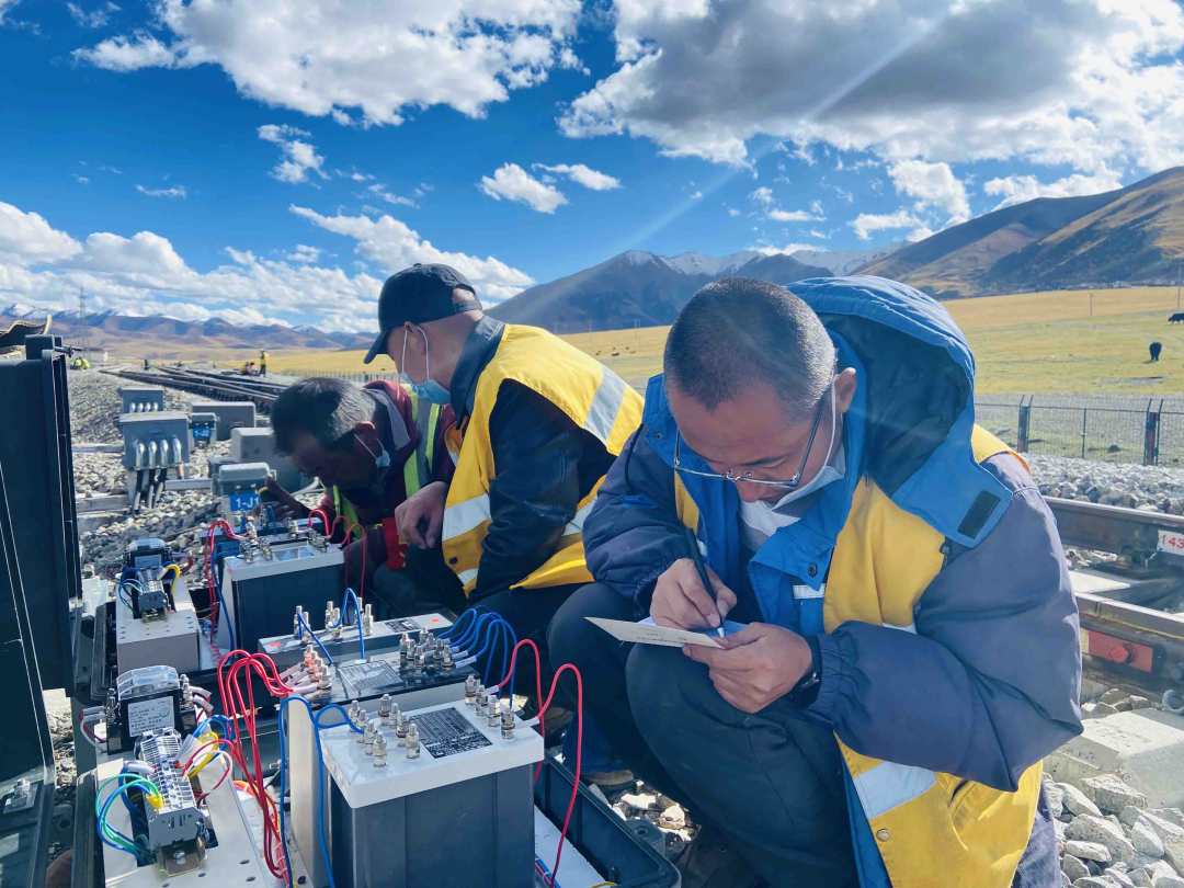 ����ڣ�����·���˼�����һ��