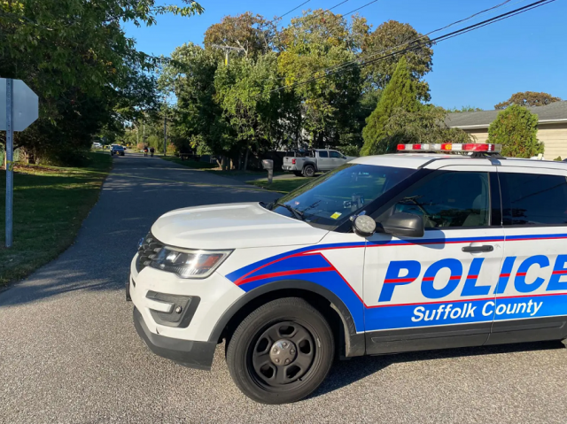 美国纽约州长候选人住所外发生枪击案 感慨“犯罪已蔓延到家门口”