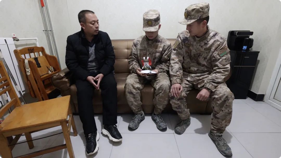 ��ʿФ˼Զ��ĸ��С�������ӹ��꣬�����������һ����Ƭ