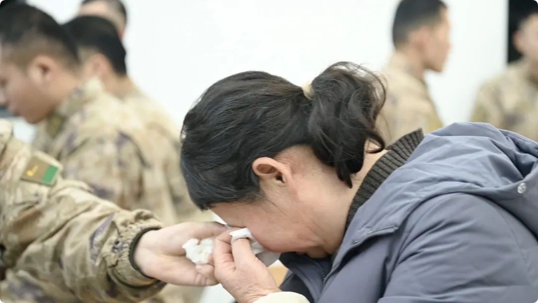 ��ʿФ˼Զ��ĸ��С�������ӹ��꣬�����������һ����Ƭ