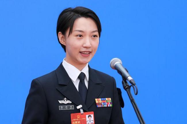 ����������ĳ�ж���У���ν̵�Ա ������