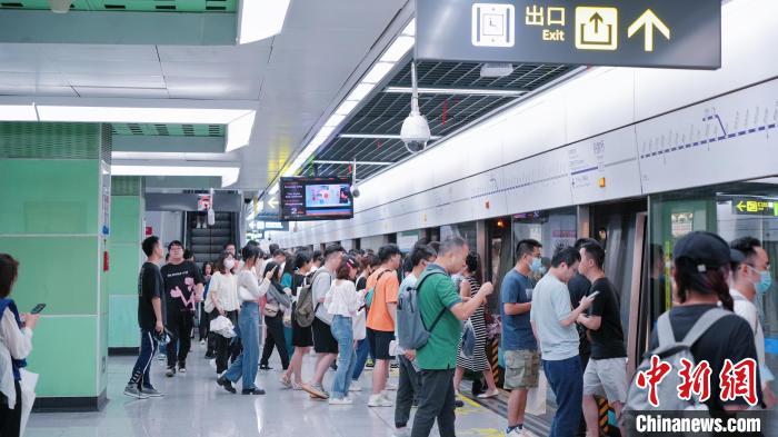 �ɶ�����վ���ڲ����ɶ��н�ͨ����� ��ͼ