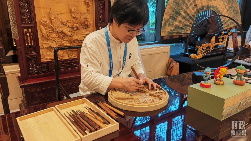 ʱ��������ح���˻ῪĻ�գ�ϰ��ƽ��ϯ��Щ����ݷḻ��Ϣ