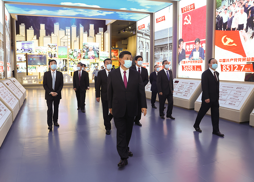 2021年6月18日,习近平总书记前往中国共产党历史展览馆,参观“‘不忘初心、牢记使命’中国共产党历史展览”。来源:新华社