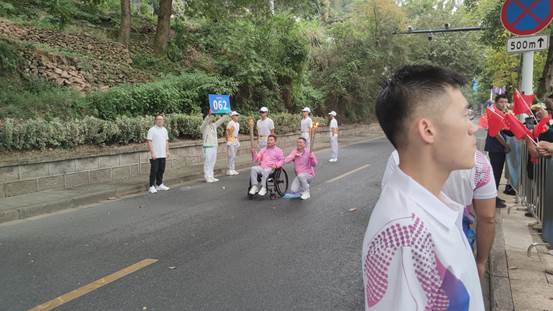 �����ǲ��˻�ح�����������Ż����������ѷܶ����񴫵ݸ�������