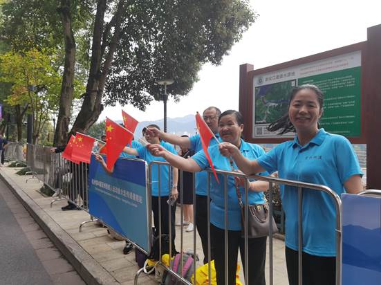 �����ǲ��˻�ح�����������Ż����������ѷܶ����񴫵ݸ�������