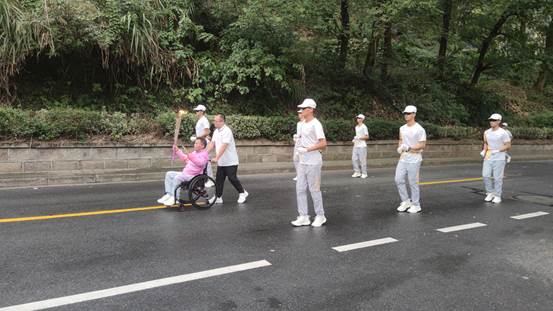 �����ǲ��˻�ح�����������Ż����������ѷܶ����񴫵ݸ�������