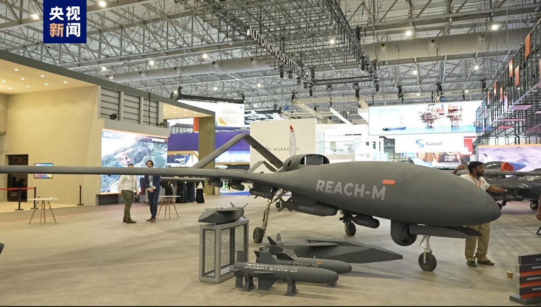 �ж������ح��18��ϰݺ�չ��Ļ ����ҵ��ǿ��������ͷ