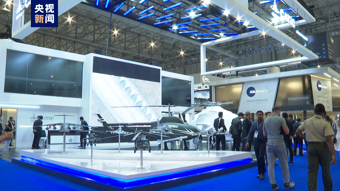 �ж������ح��18��ϰݺ�չ��Ļ ����ҵ��ǿ��������ͷ