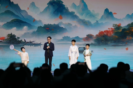 ۪����С�����Ƕ�ʫ��