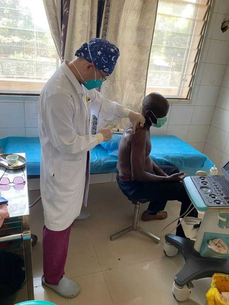 ��20��Ԯ�з��й�ҽ�ƶӣ�����ɽ��ΪԶ ������������