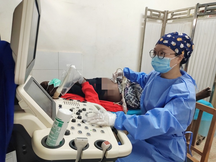 ��20��Ԯ�з��й�ҽ�ƶӣ�����ɽ��ΪԶ ������������