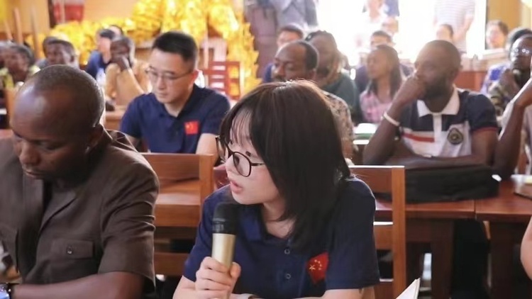 ��20��Ԯ�з��й�ҽ�ƶӣ�����ɽ��ΪԶ ������������