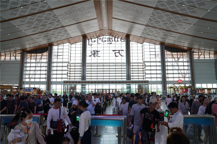 �ÿ���������·����վ�ŶӼ�Ʊ��վ��������·���޹�˾��ͼ