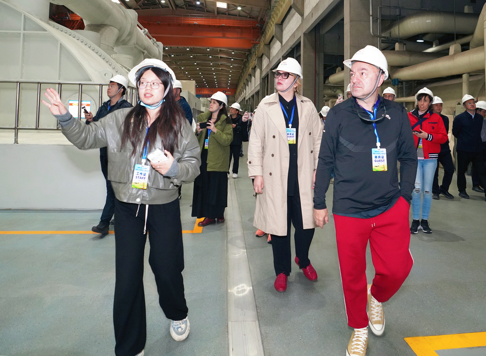 ����㲥������̨�����伮ר�Ҿ��������й��ɳ�����չ�ɾ����˾�̾