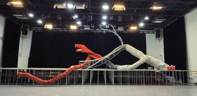 ���赸��װ���뻭��������֮������޾�����