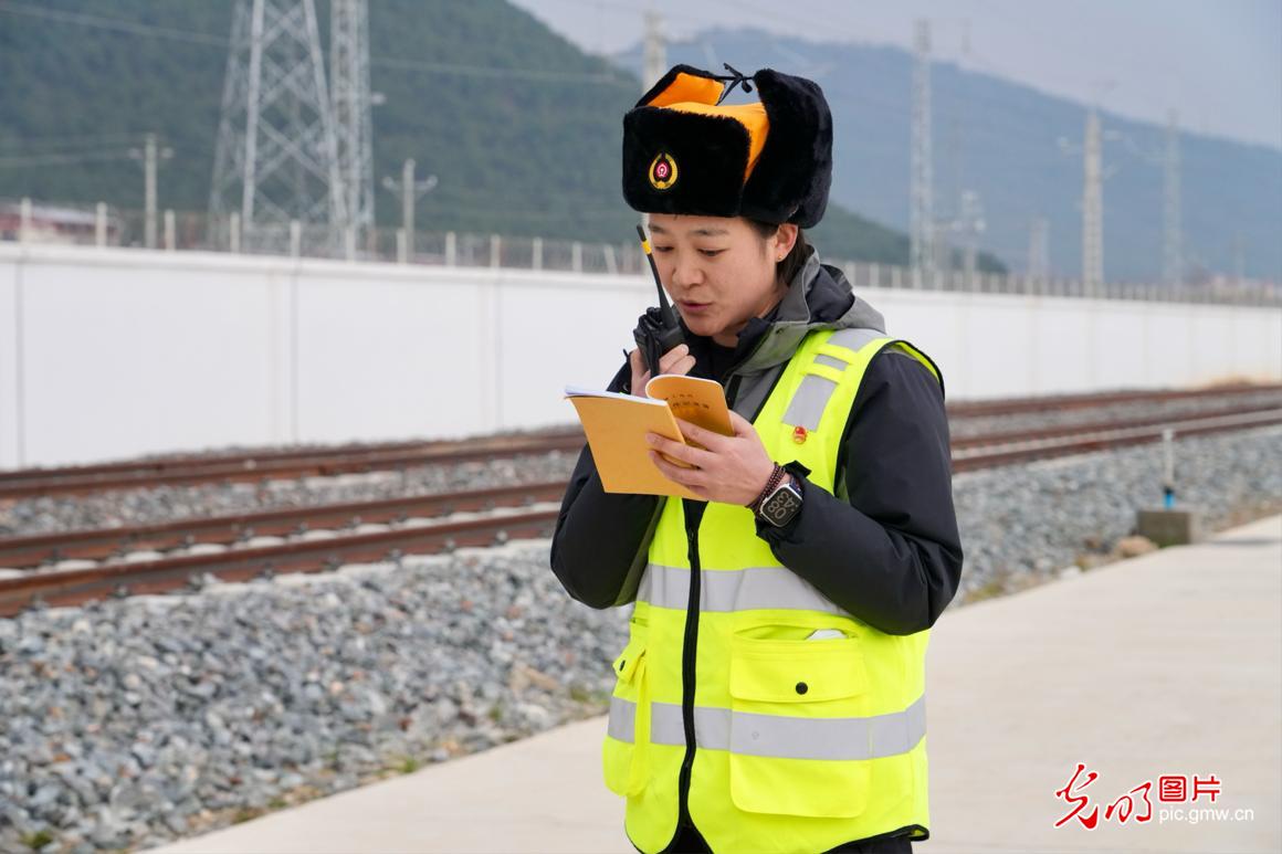 ������������·���ƶ��ϵġ����׼����ػ��ߡ���������·������