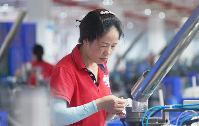 【理响中国·春江水暖鸭先知】一个羽毛球“打”出大产业