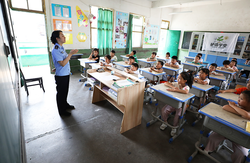 ��ͼ�����ഺ־ �绪¼