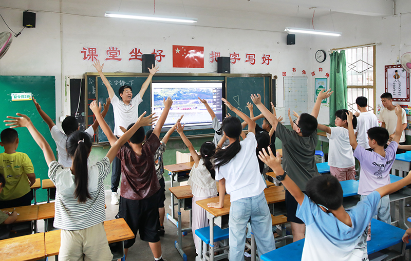 ��ͼ�����ഺ־ �绪¼