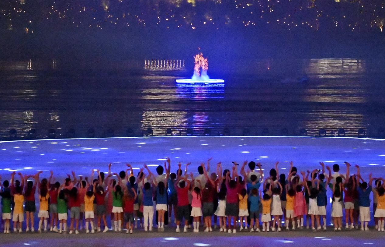 �ɶ����˻ῪĻ��չ�ֳ��й�ʽ�ִ�����ǧ����