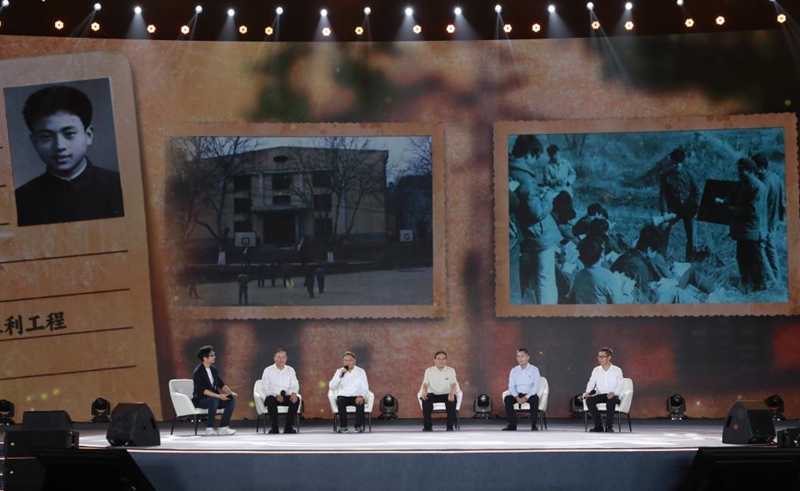 节目《国之重器》现场,5位河海大学校友共忆校园生活。主办方供图