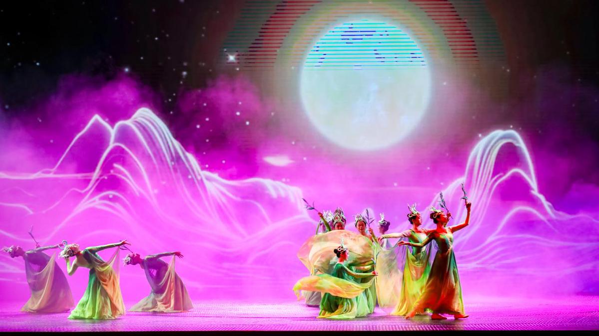 “茶香两岸共月明” 第十七届海峡两岸茶业博览会主题文艺晚会在武夷山市举办