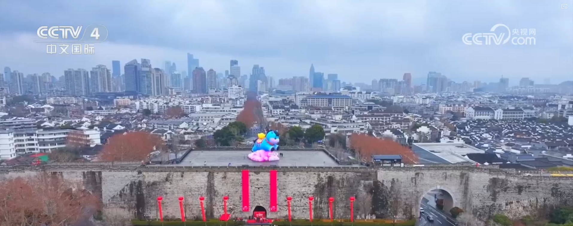 办年货、赏民俗、观花灯新年氛围感已拉满！“年经济”释放强大消费潜力(图11)