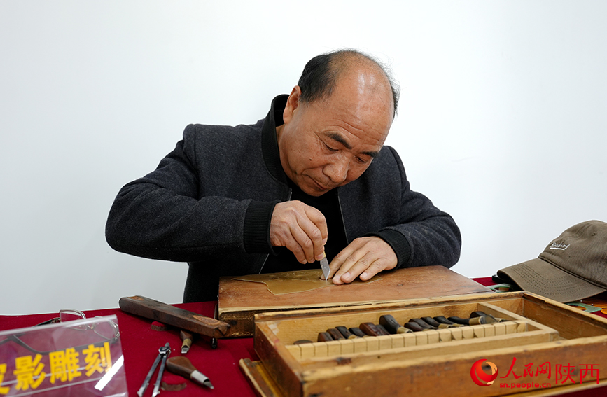 ���������ڽ��е��ƤӰ������������ ��ͦ��