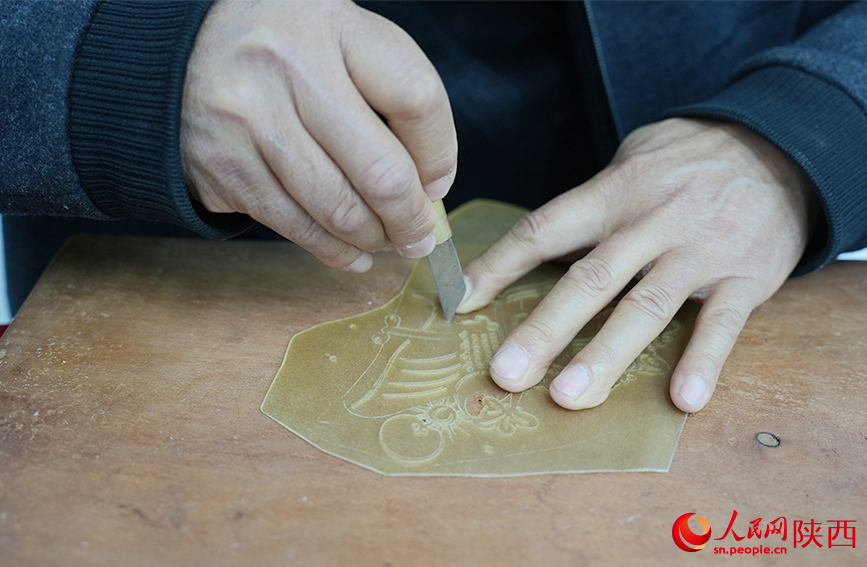 ���������ڽ��е��ƤӰ������������ ��ͦ��