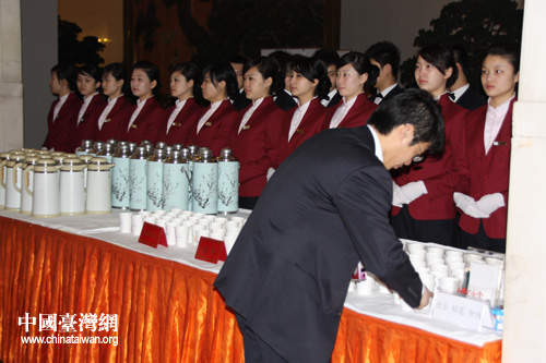 组图:两会的贴心服务 细节暖人心