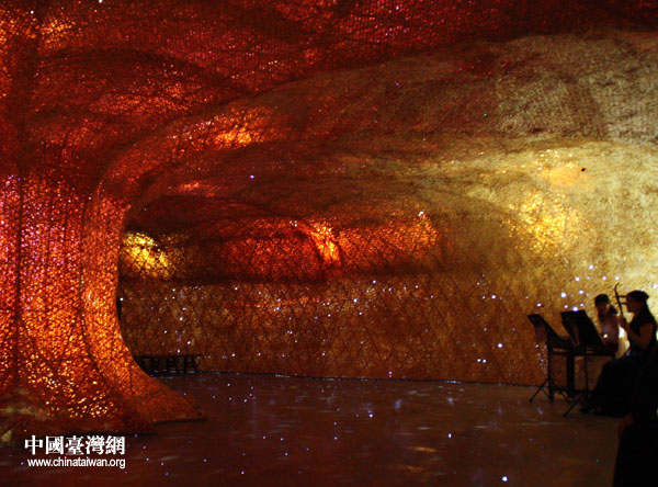 台湾馆展现独特魅力 科技力量传递天地人融合