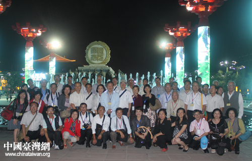 台湾教育业者参访西安85中学和大唐芙蓉园