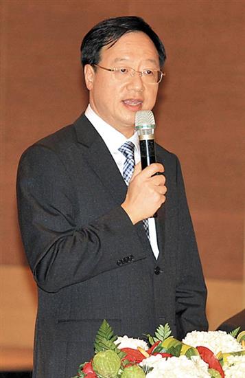 江宜桦昨参加工商协进会早餐会时,炮火全开,左讽学运,右批在野党阻挠重大政策 江宜桦昨参加工商协进会早餐会时,炮火全开,左讽学运,右批在野党阻挠重大政策