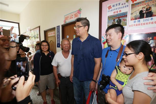 连胜文今天拜访中山区剑潭里 连胜文今天拜访中山区剑潭里